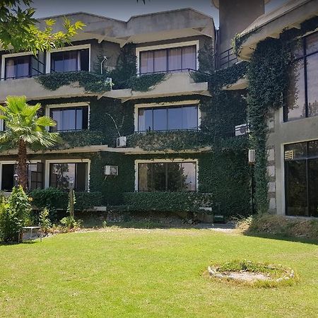 Rock City Resort Mingora Экстерьер фото